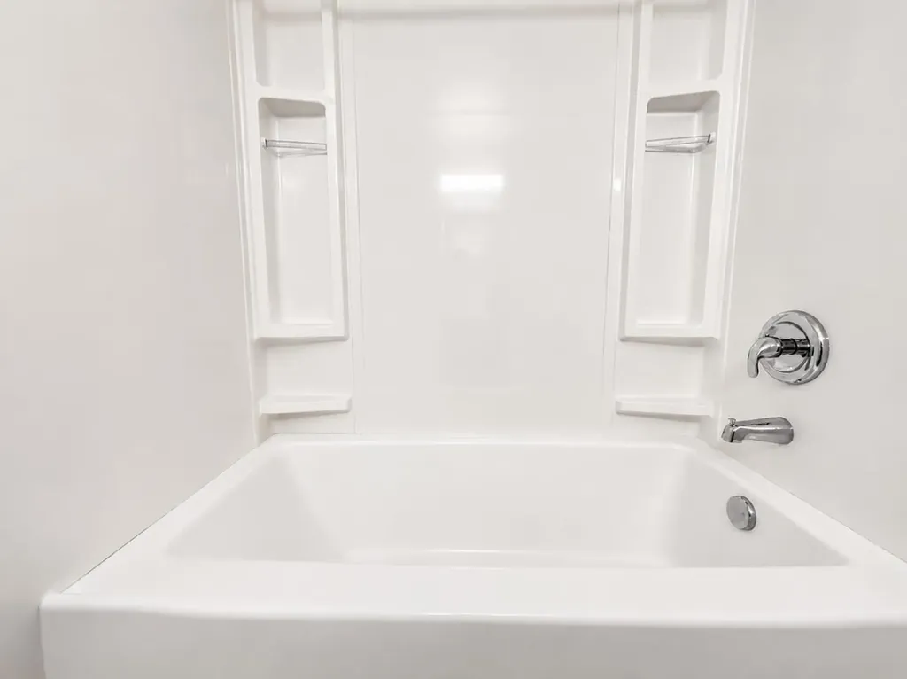 129 Oaktree Lane SW Calgary AB T2V 4E5