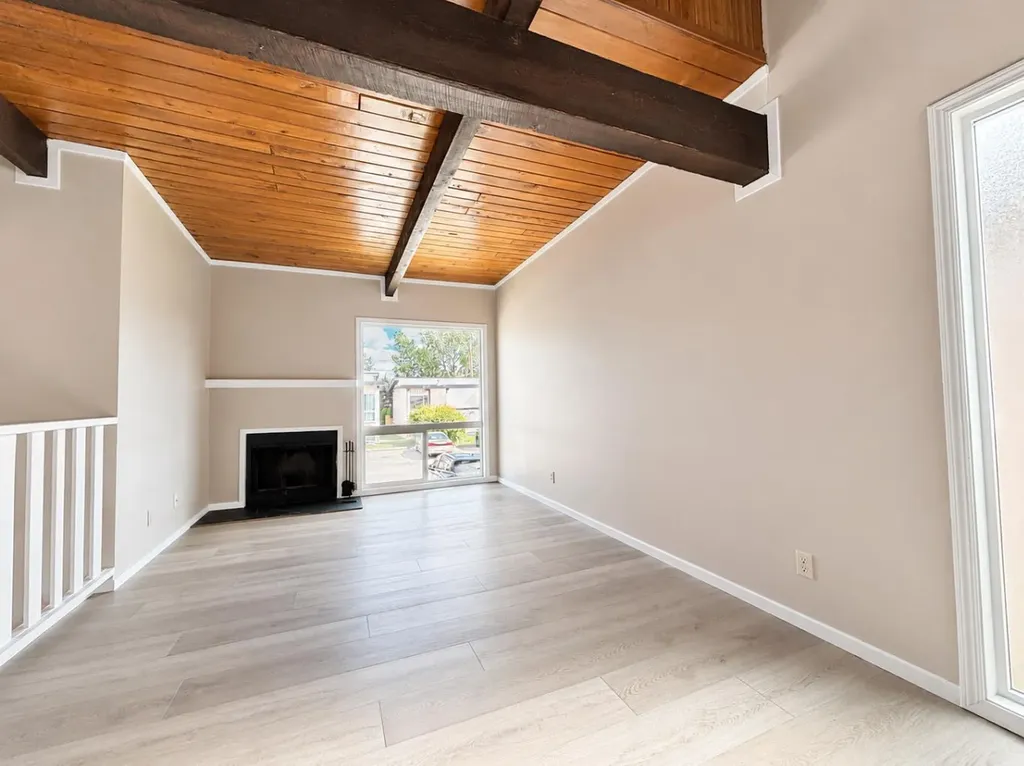 129 Oaktree Lane SW Calgary AB T2V 4E5