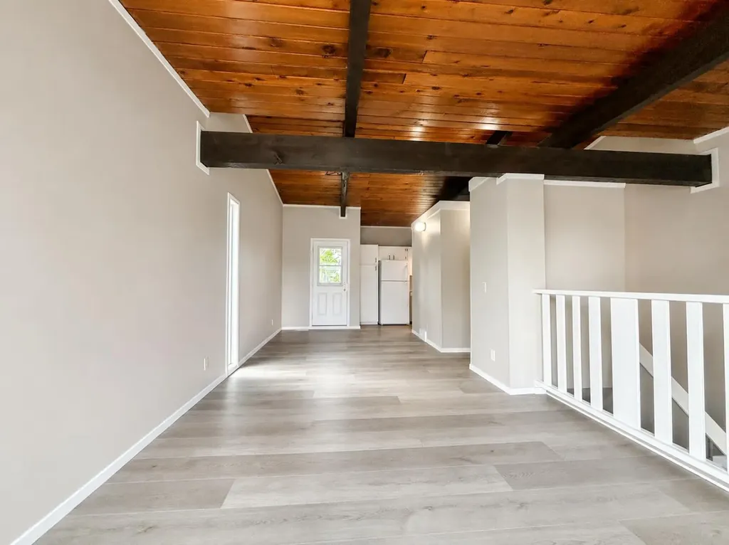 129 Oaktree Lane SW Calgary AB T2V 4E5