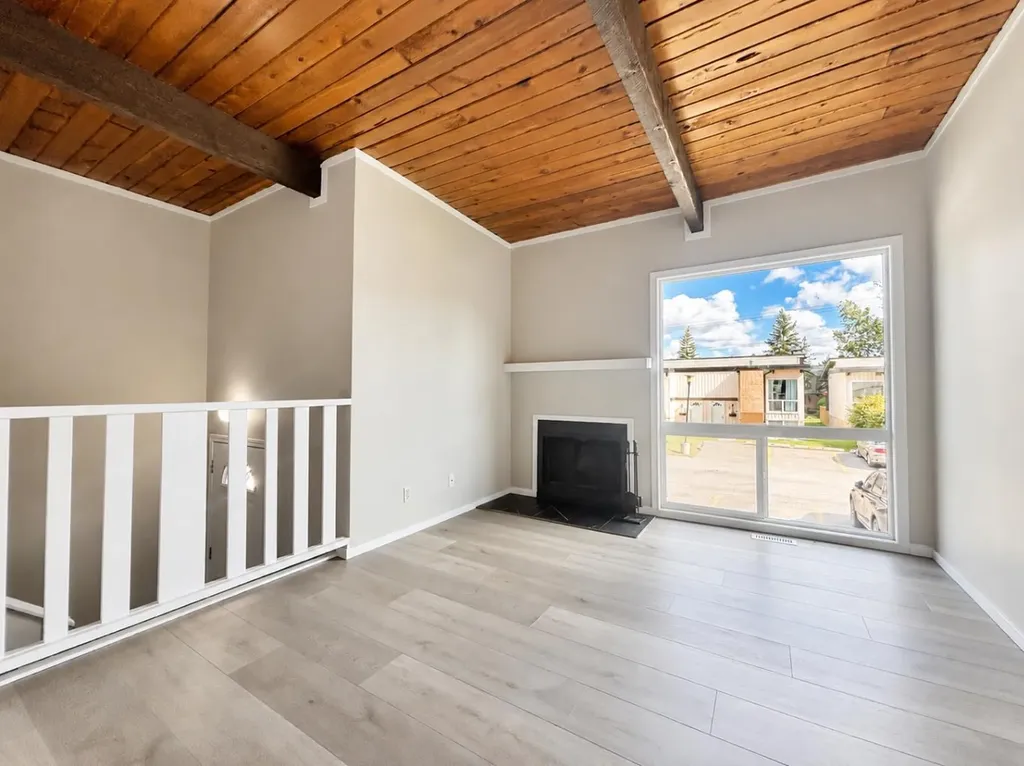 129 Oaktree Lane SW Calgary AB T2V 4E5