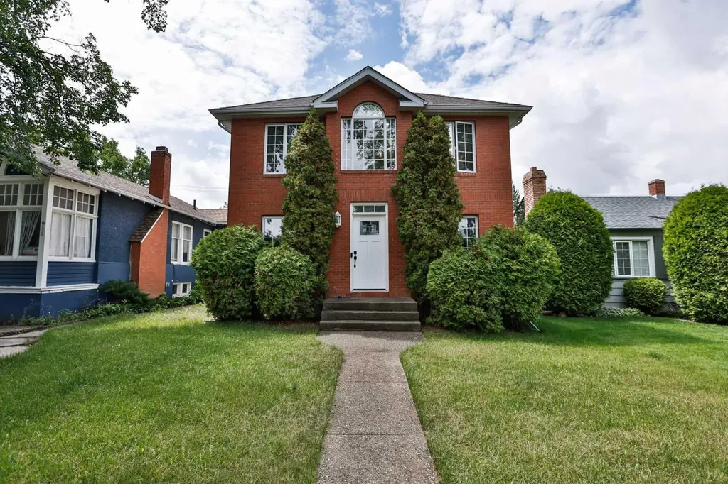 936 13 Street S Lethbridge AB T1J 2X2