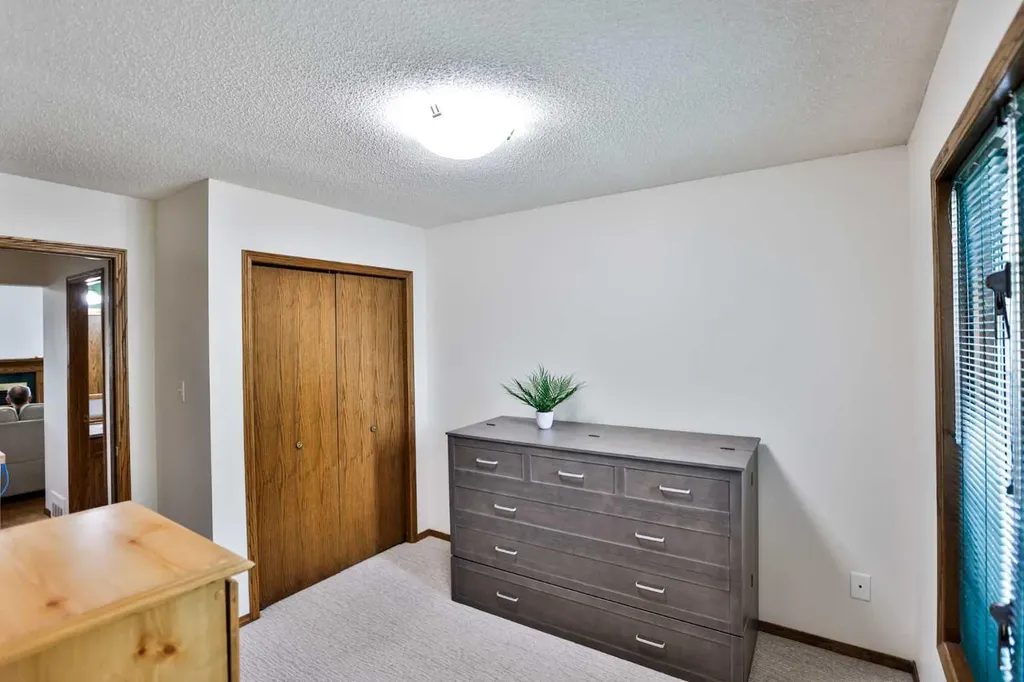 936 13 Street S Lethbridge AB T1J 2X2