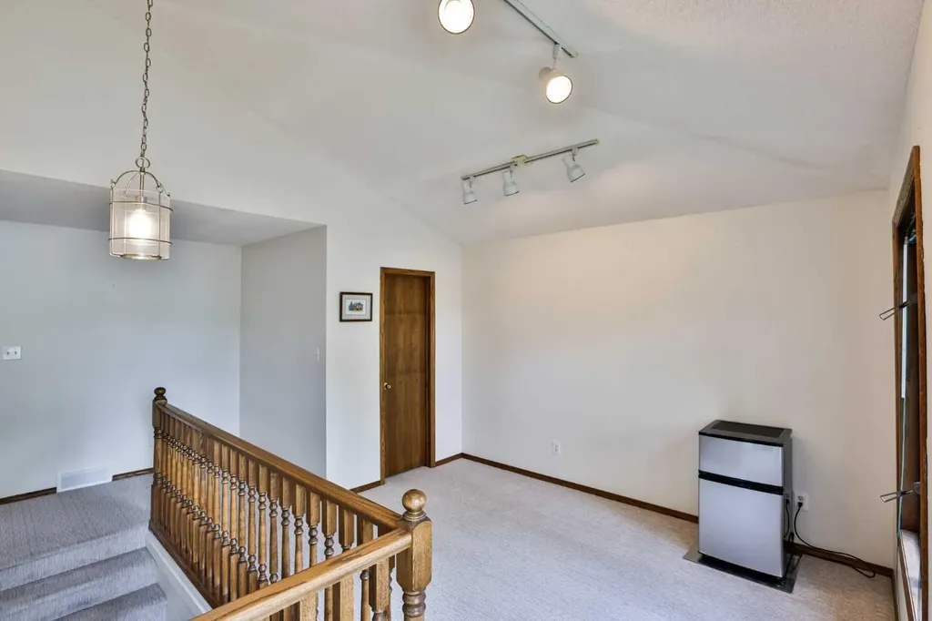 936 13 Street S Lethbridge AB T1J 2X2