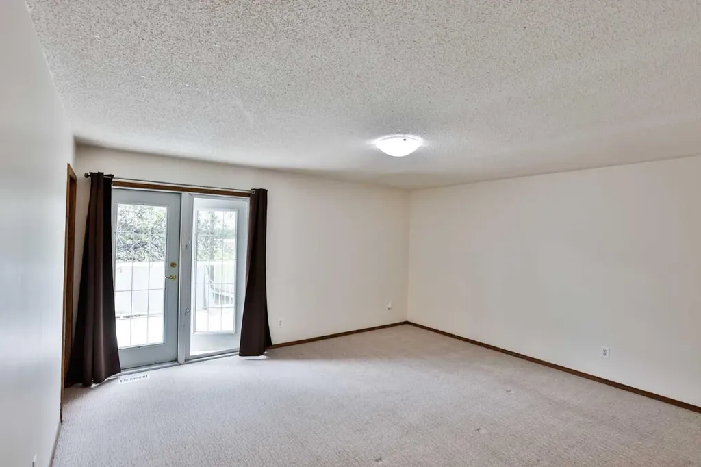 936 13 Street S Lethbridge AB T1J 2X2