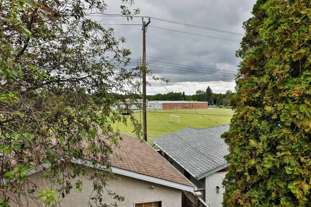 936 13 Street S Lethbridge AB T1J 2X2