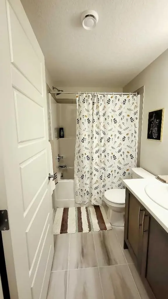 260 Rowley Way NW Calgary AB T3L 0H5