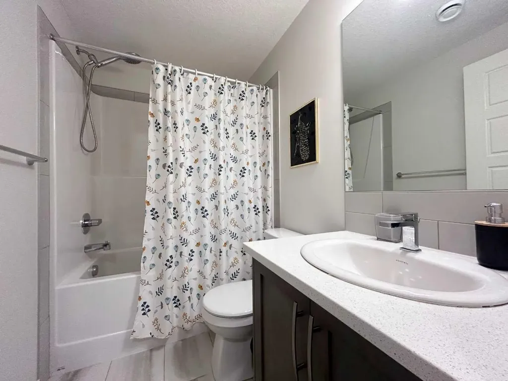 260 Rowley Way NW Calgary AB T3L 0H5