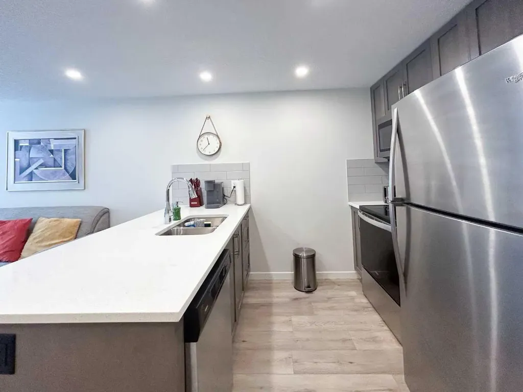 260 Rowley Way NW Calgary AB T3L 0H5