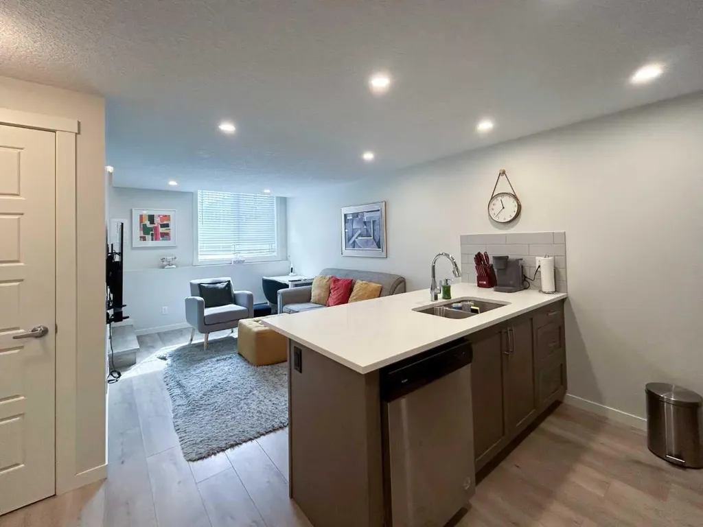 260 Rowley Way NW Calgary AB T3L 0H5