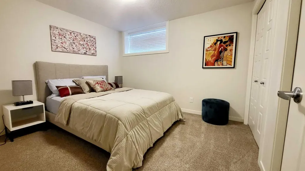 260 Rowley Way NW Calgary AB T3L 0H5