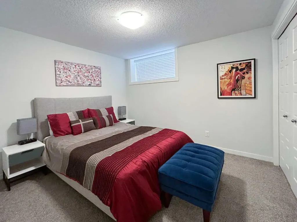 260 Rowley Way NW Calgary AB T3L 0H5