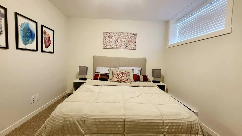 260 Rowley Way NW Calgary AB T3L 0H5