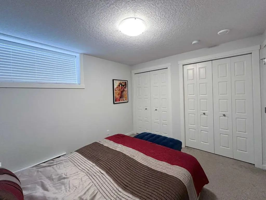 260 Rowley Way NW Calgary AB T3L 0H5