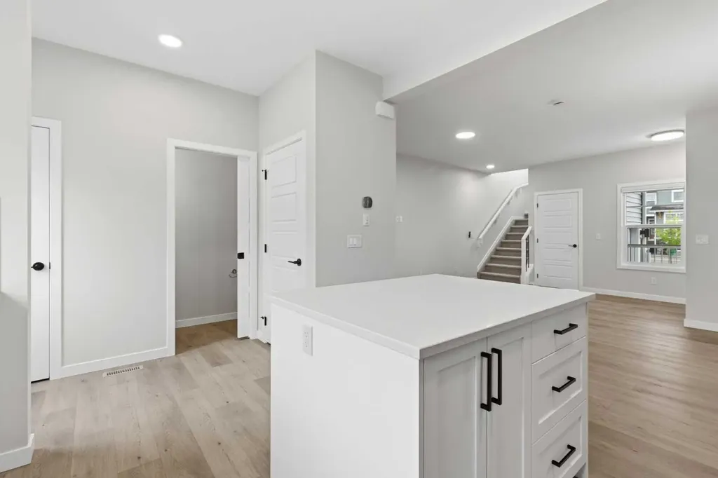 2253 Bayview Drive SW Airdrie AB T4B5N3
