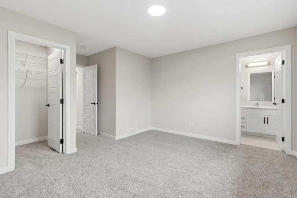 2253 Bayview Drive SW Airdrie AB T4B5N3