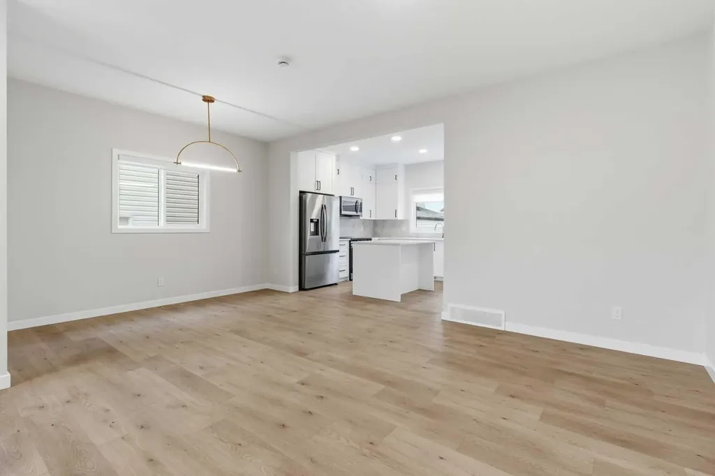 2253 Bayview Drive SW Airdrie AB T4B5N3