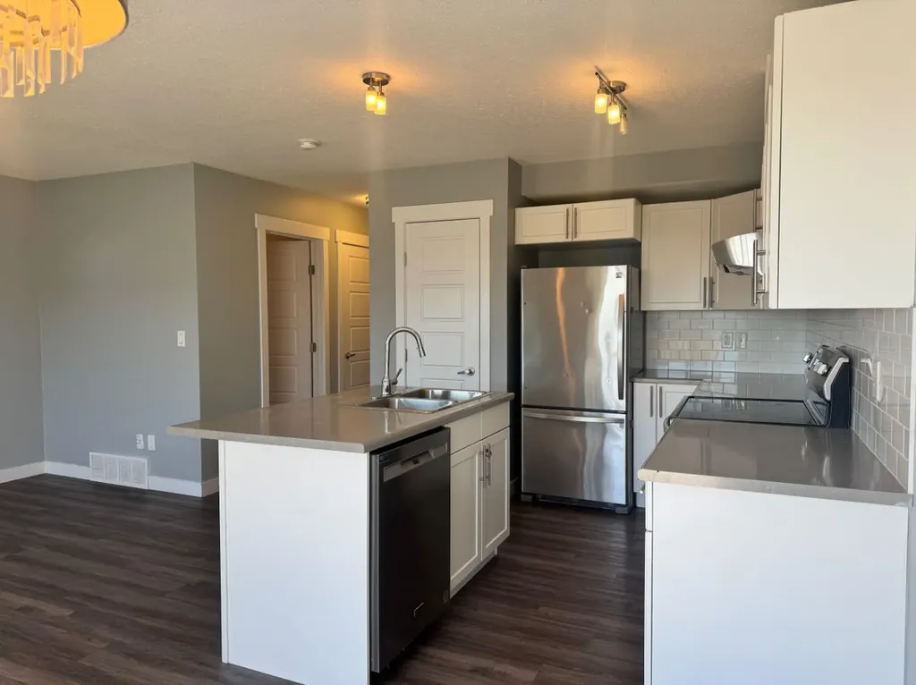 8453 101 Street Grande Prairie AB T8X 0R1