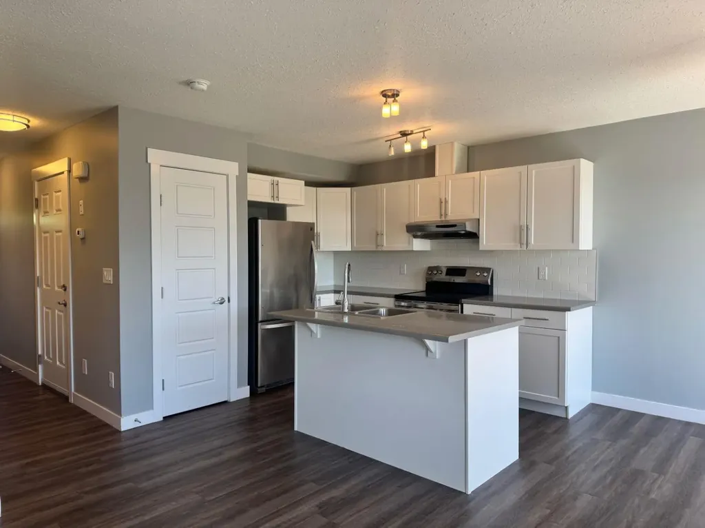8453 101 Street Grande Prairie AB T8X 0R1