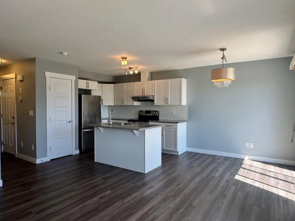 8453 101 Street Grande Prairie AB T8X 0R1