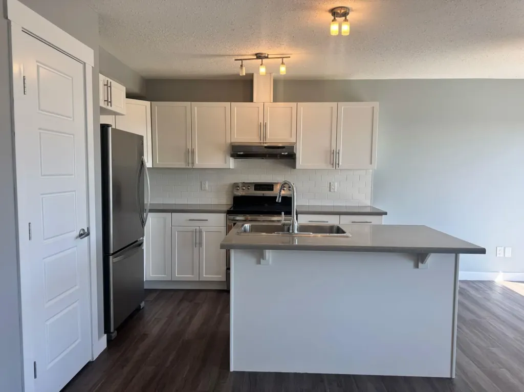 8453 101 Street Grande Prairie AB T8X 0R1