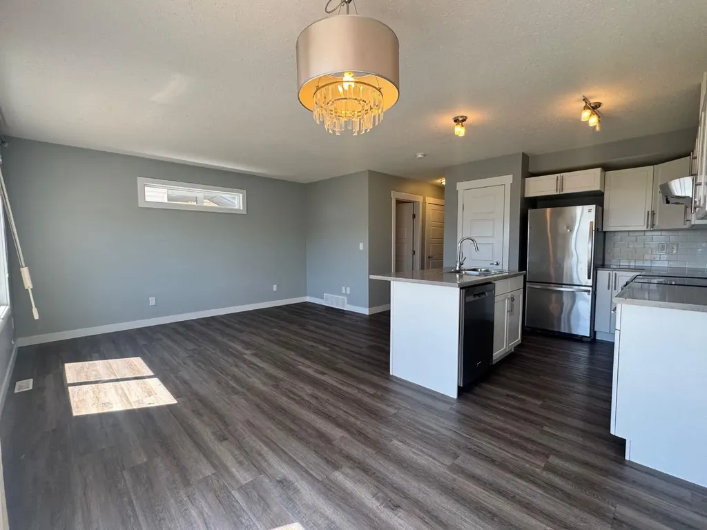 8453 101 Street Grande Prairie AB T8X 0R1