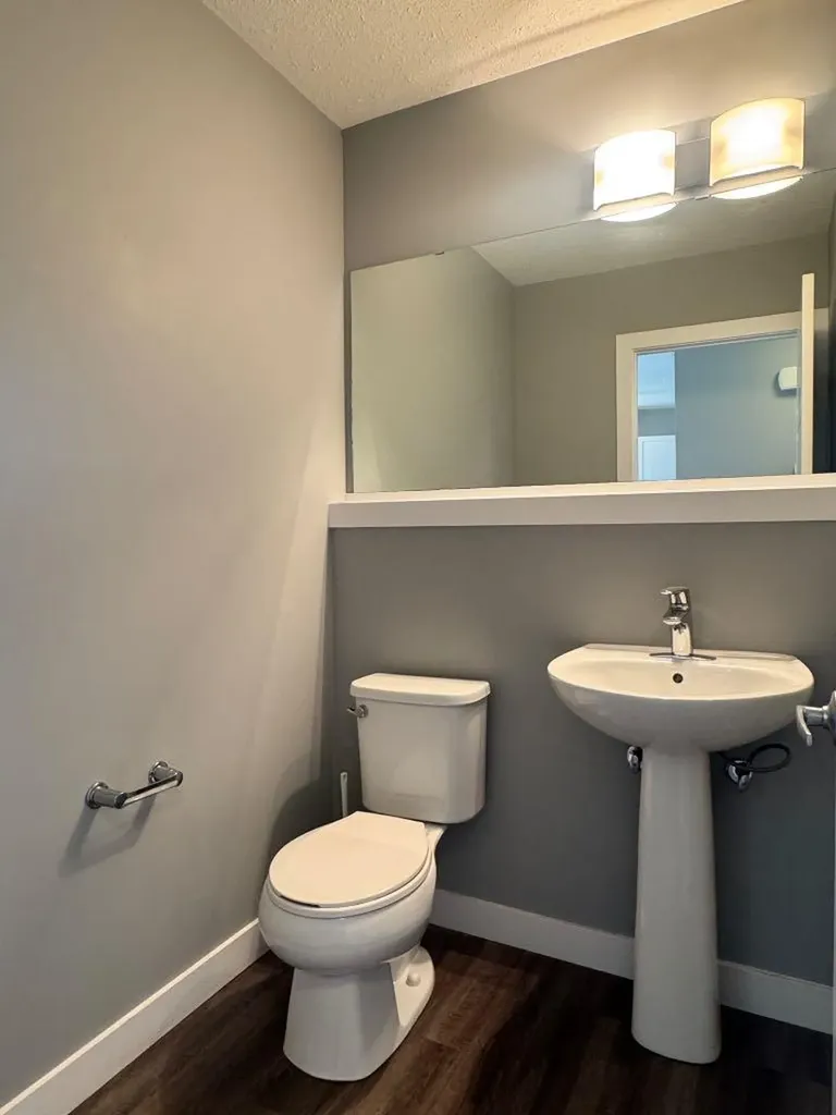 8453 101 Street Grande Prairie AB T8X 0R1