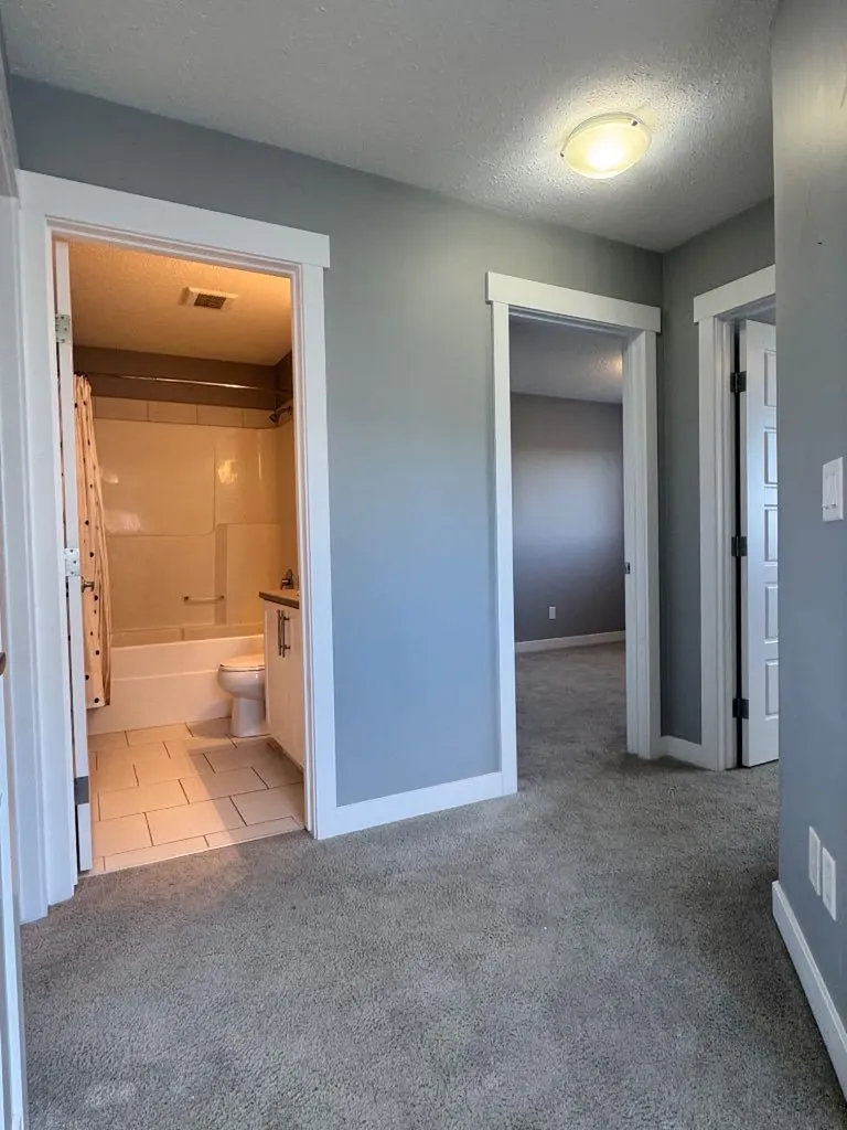 8453 101 Street Grande Prairie AB T8X 0R1