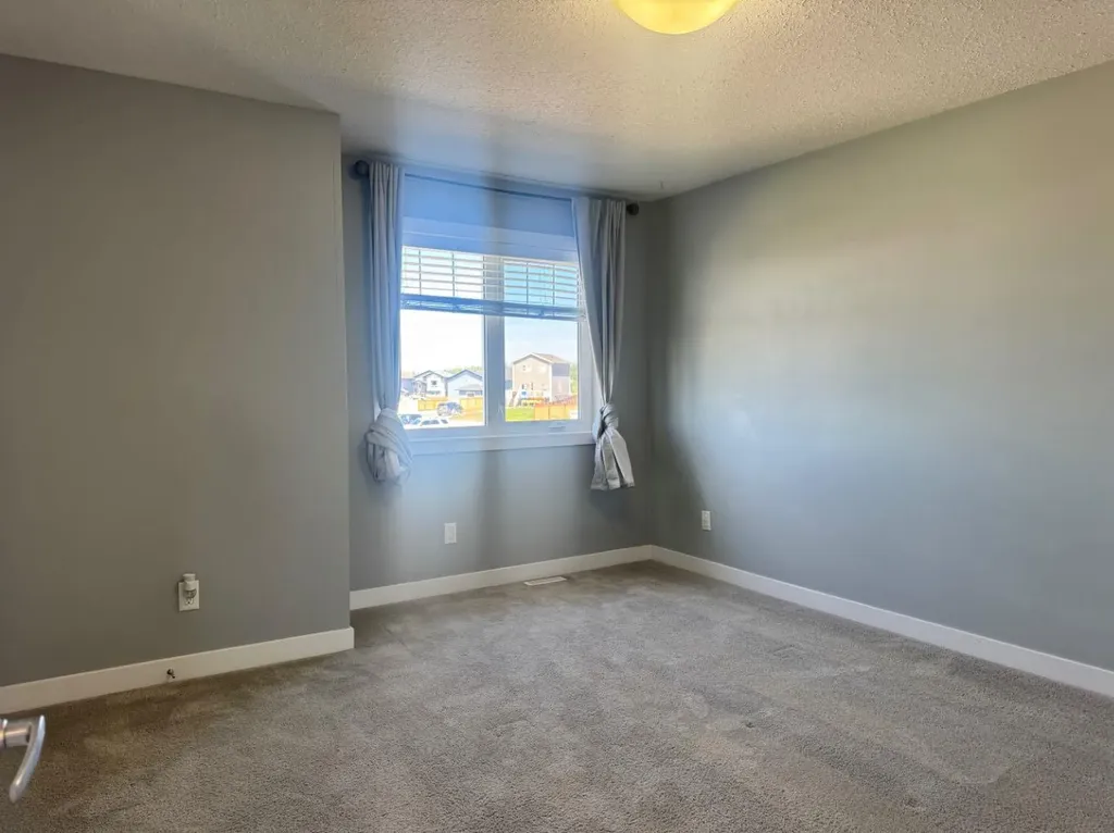 8453 101 Street Grande Prairie AB T8X 0R1