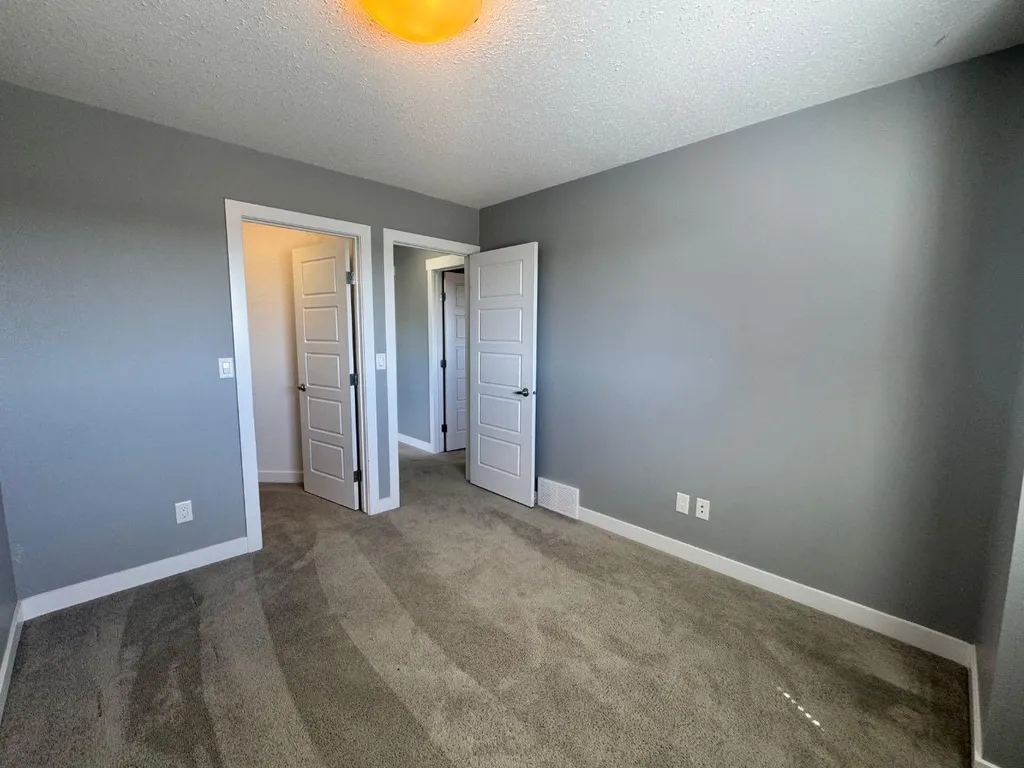 8453 101 Avenue Grande Prairie AB T8X 0R1