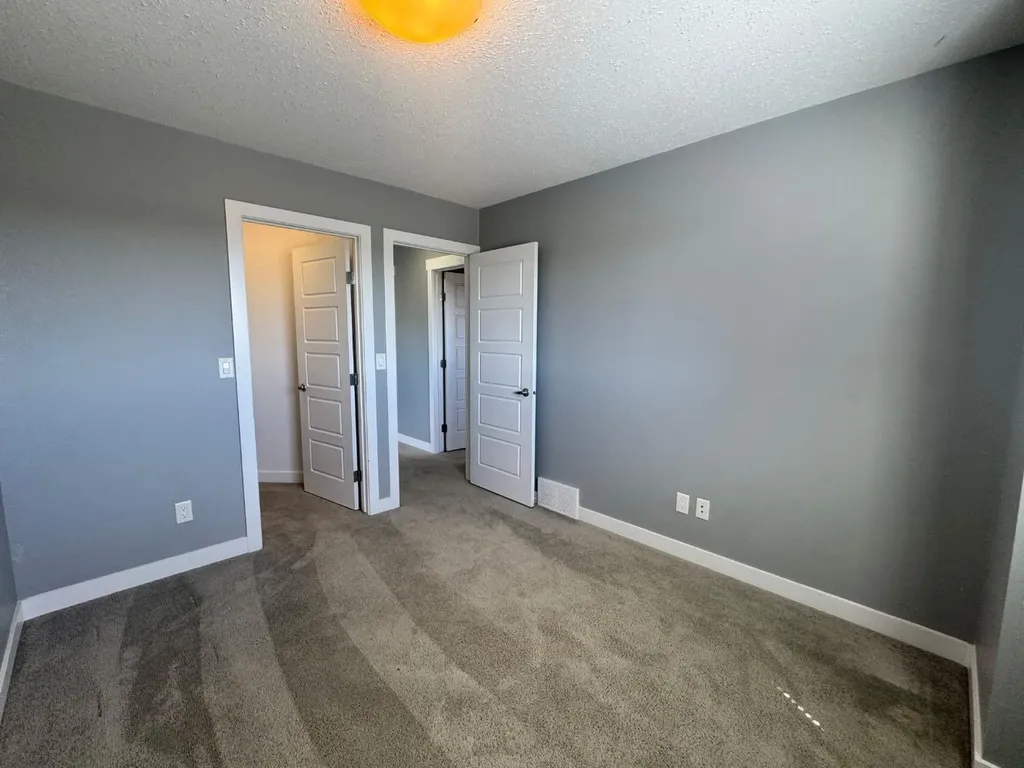 8453 101 Street Grande Prairie AB T8X 0R1