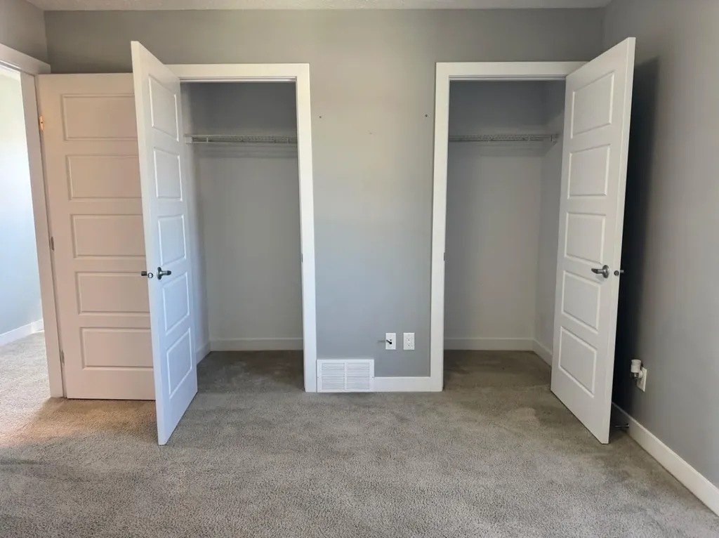 8453 101 Street Grande Prairie AB T8X 0R1