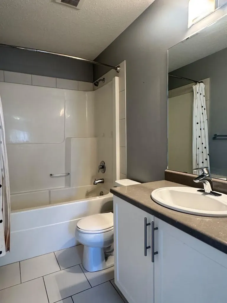 8453 101 Street Grande Prairie AB T8X 0R1