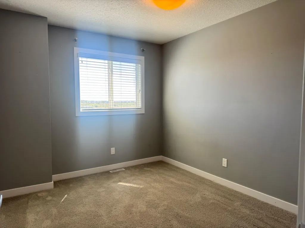 8453 101 Avenue Grande Prairie AB T8X 0R1