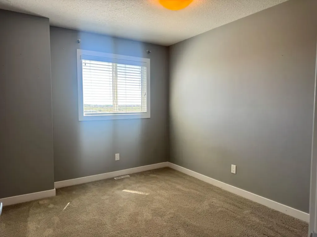 8453 101 Street Grande Prairie AB T8X 0R1