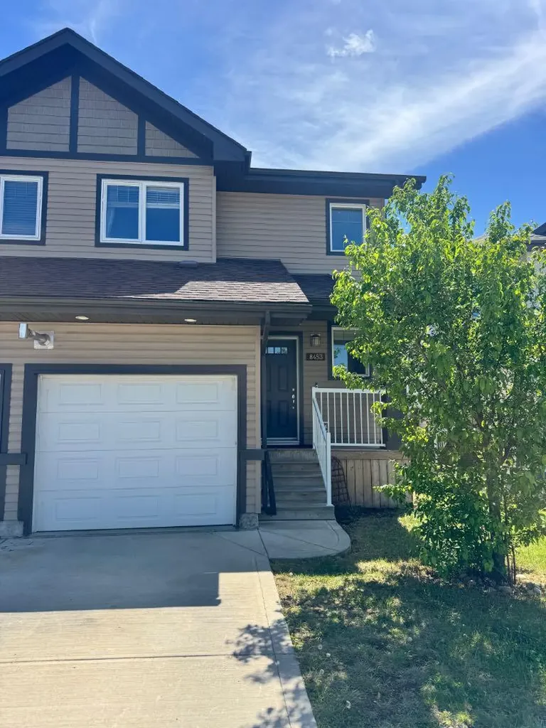 8453 101 Street Grande Prairie AB T8X 0R1