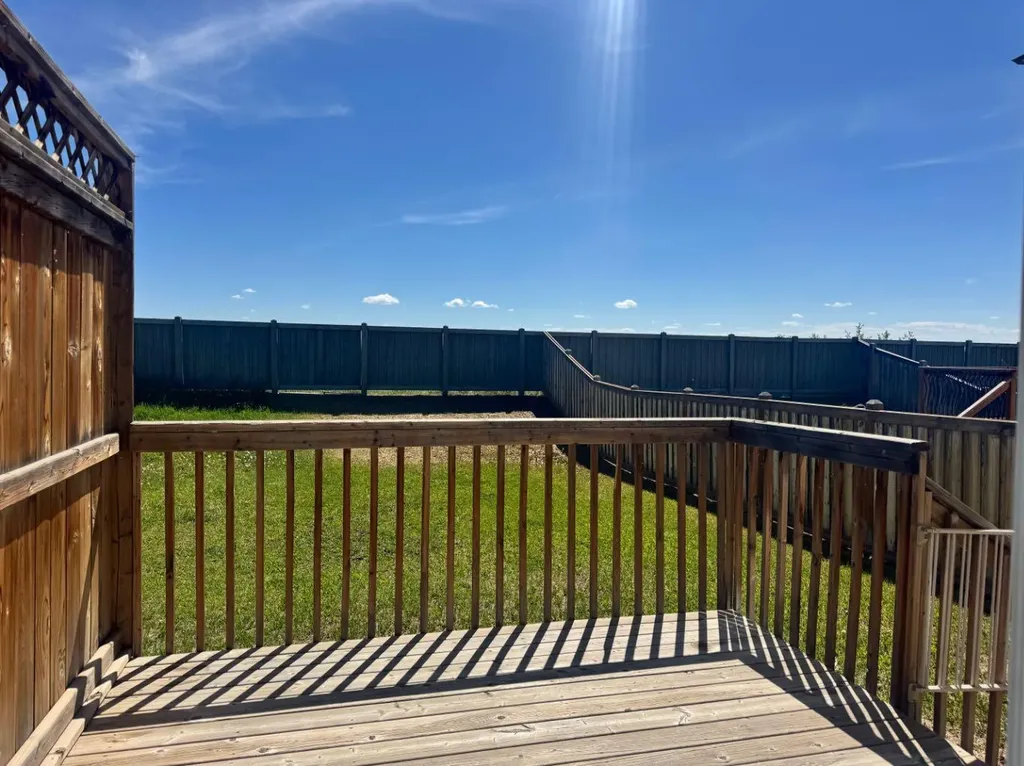 8453 101 Street Grande Prairie AB T8X 0R1