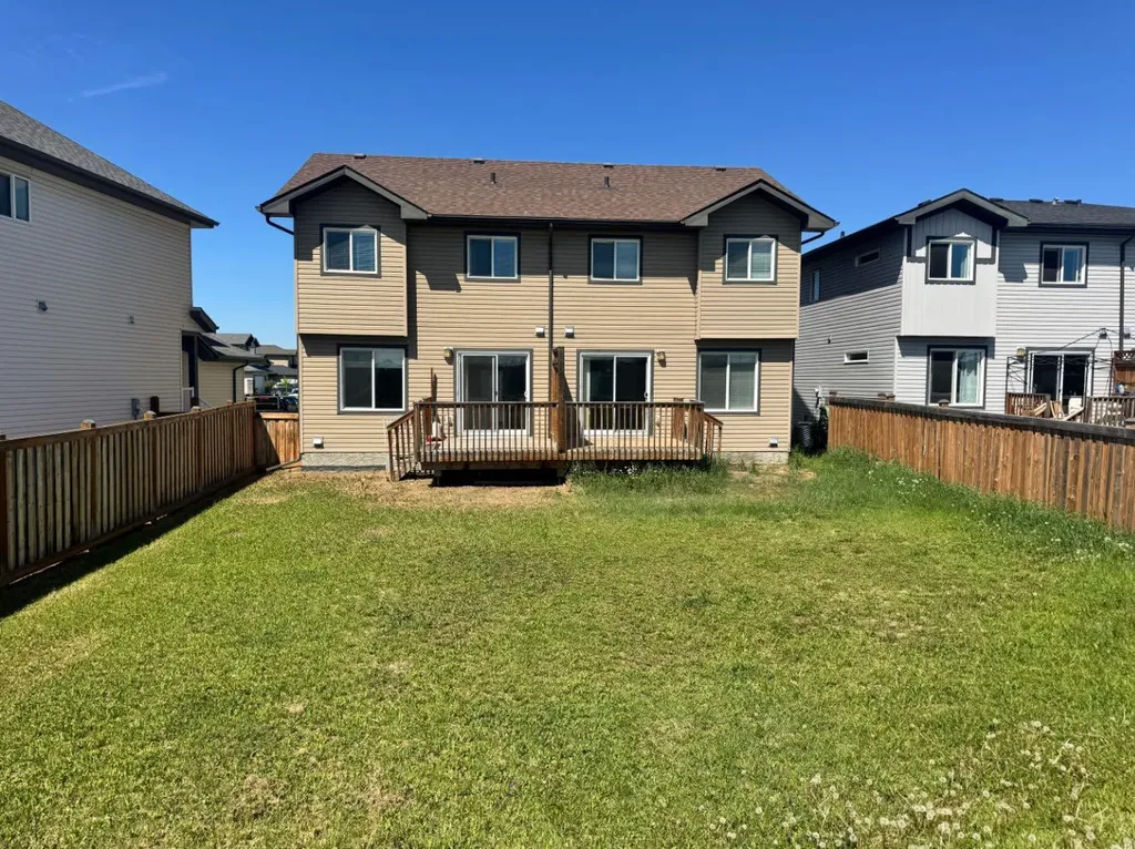 8453 101 Street Grande Prairie AB T8X 0R1