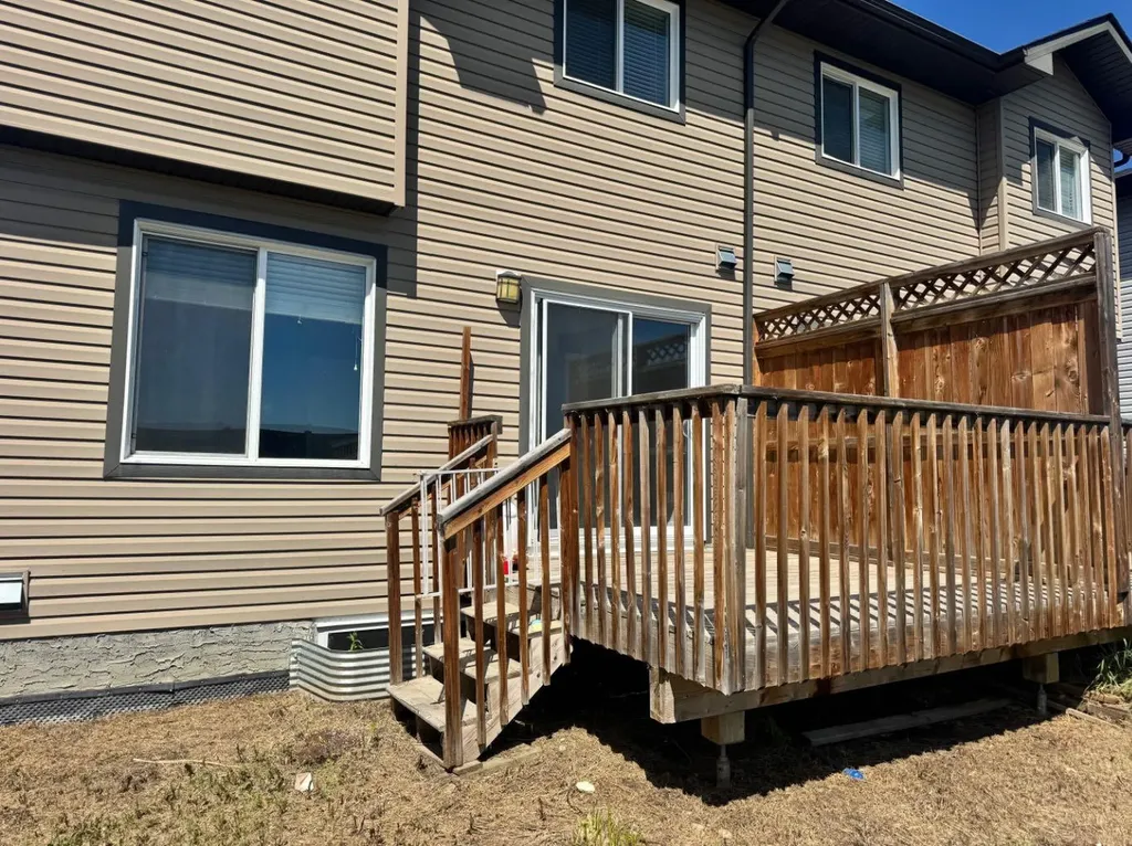 8453 101 Street Grande Prairie AB T8X 0R1
