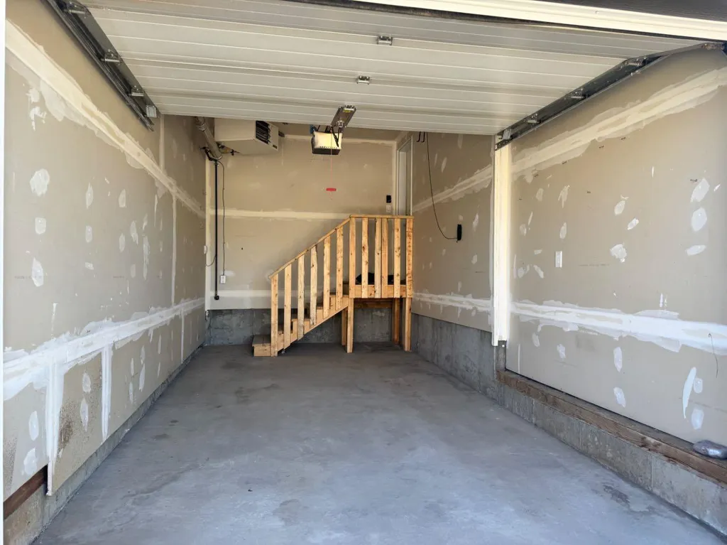 8453 101 Avenue Grande Prairie AB T8X 0R1