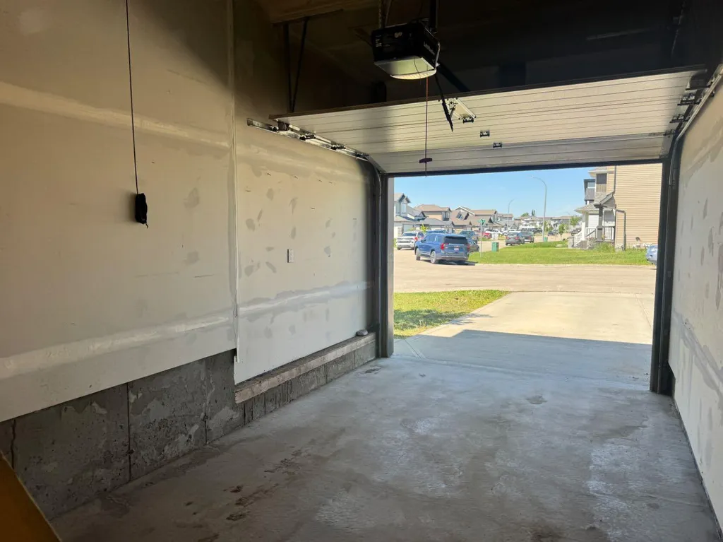 8453 101 Avenue Grande Prairie AB T8X 0R1