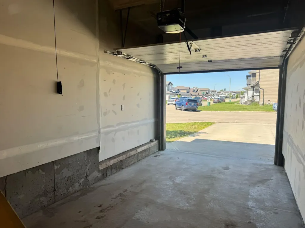 8453 101 Street Grande Prairie AB T8X 0R1