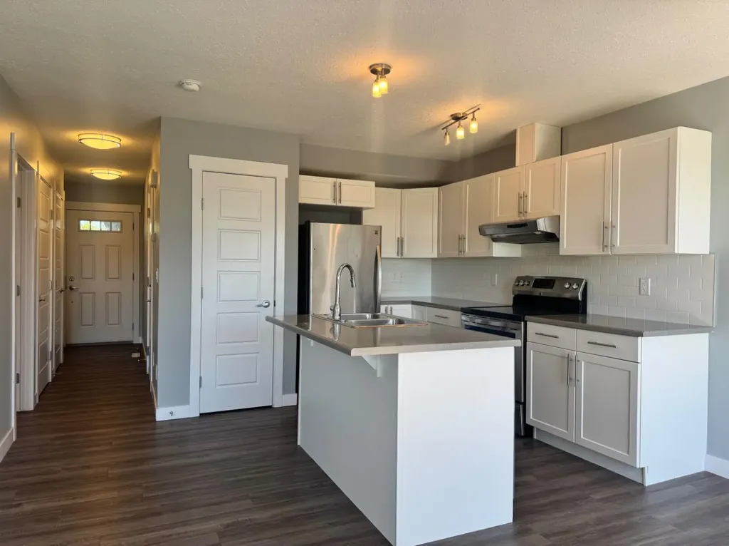 8453 101 Street Grande Prairie AB T8X 0R1