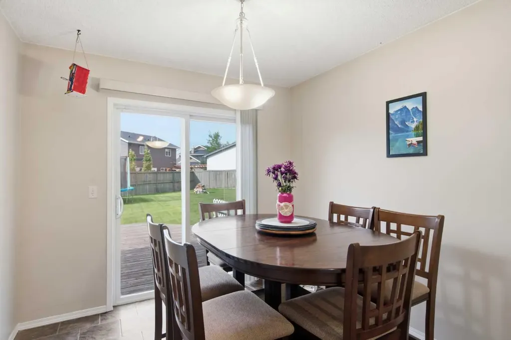 109 Canoe Square SW Airdrie AB T4B2N7
