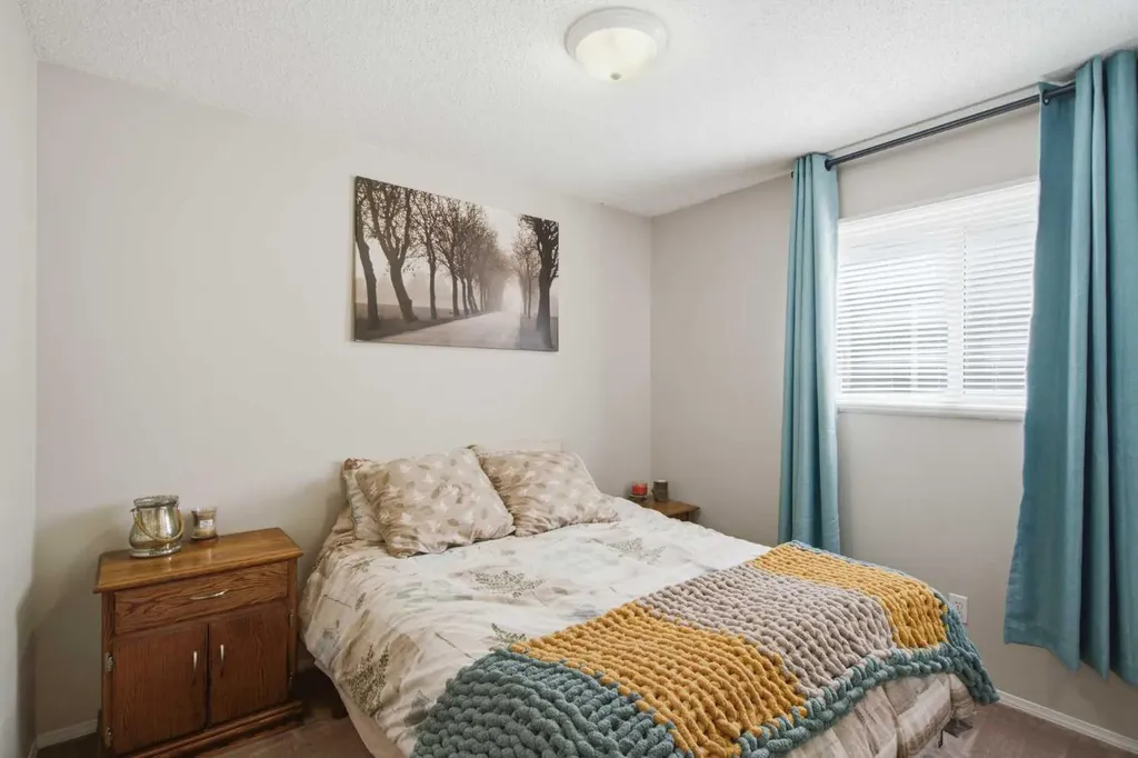 109 Canoe Square SW Airdrie AB T4B2N7