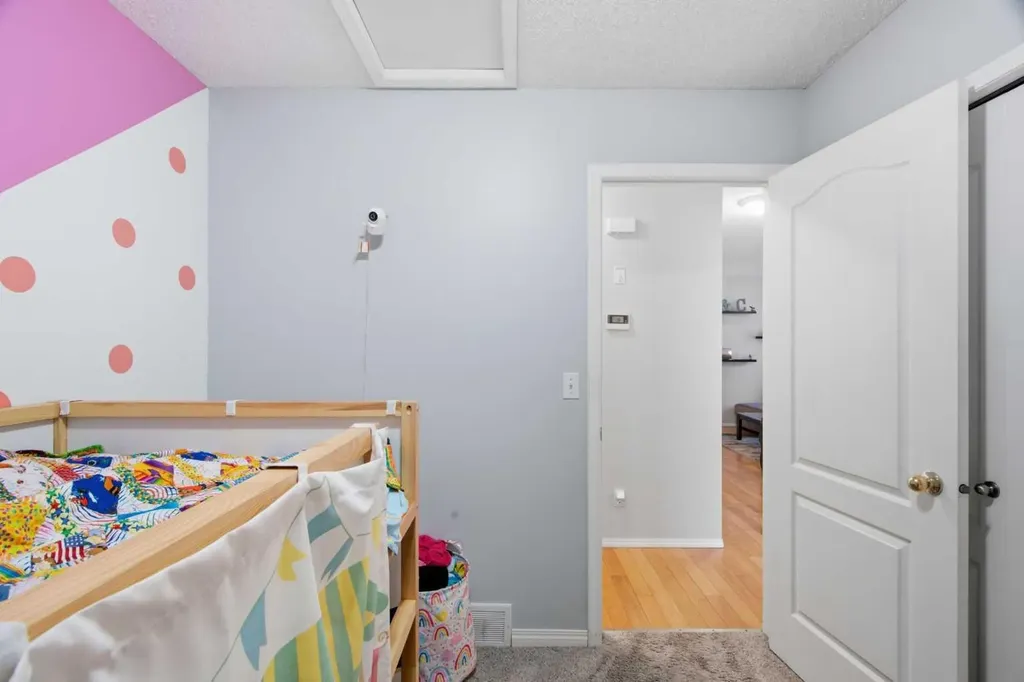 109 Canoe Square SW Airdrie AB T4B2N7