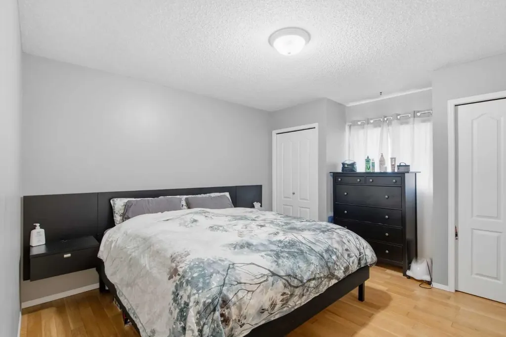 109 Canoe Square SW Airdrie AB T4B2N7