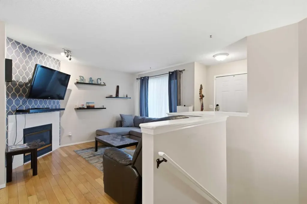 109 Canoe Square SW Airdrie AB T4B2N7