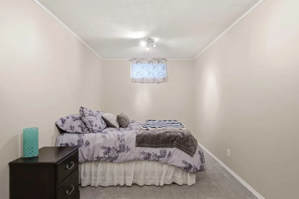 109 Canoe Square SW Airdrie AB T4B2N7