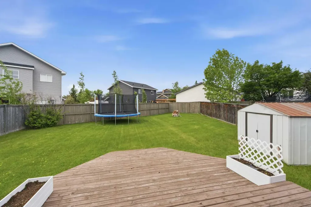 109 Canoe Square SW Airdrie AB T4B2N7