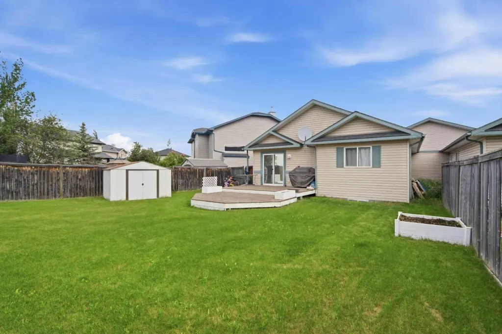 109 Canoe Square SW Airdrie AB T4B2N7